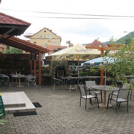 Hotel Kovarna 데친 외부 사진