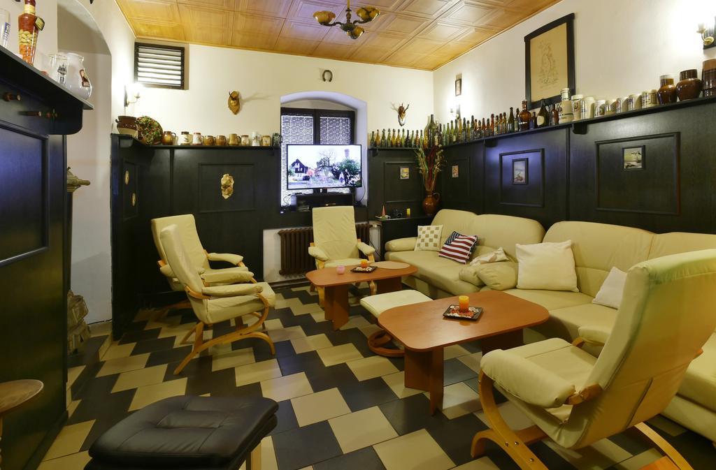 Hotel Kovarna 데친 외부 사진