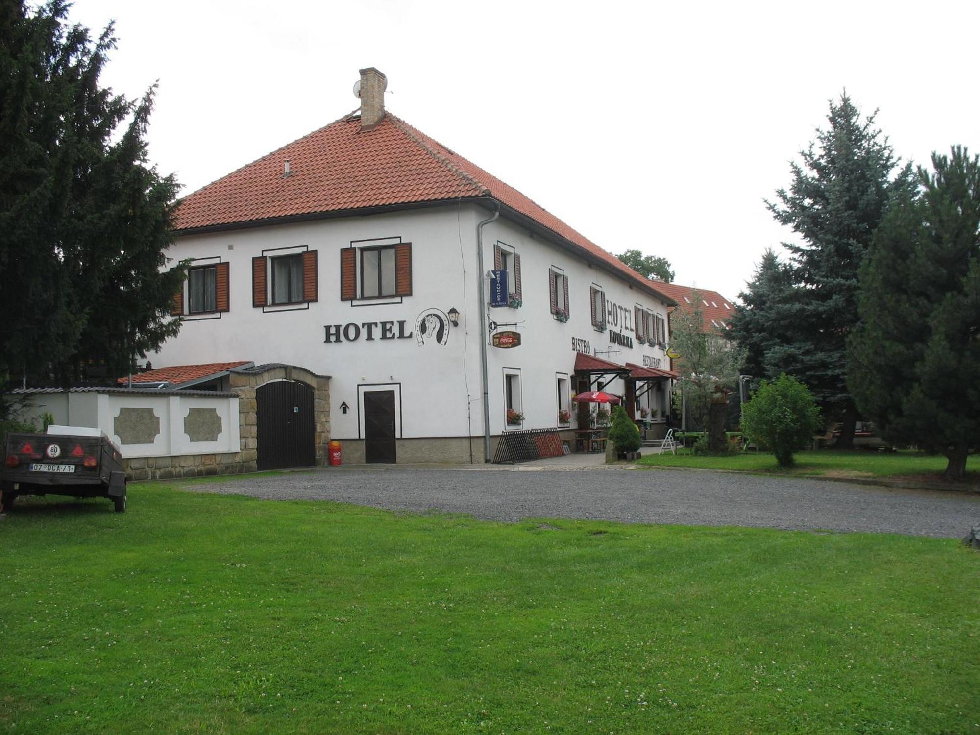Hotel Kovarna 데친 외부 사진