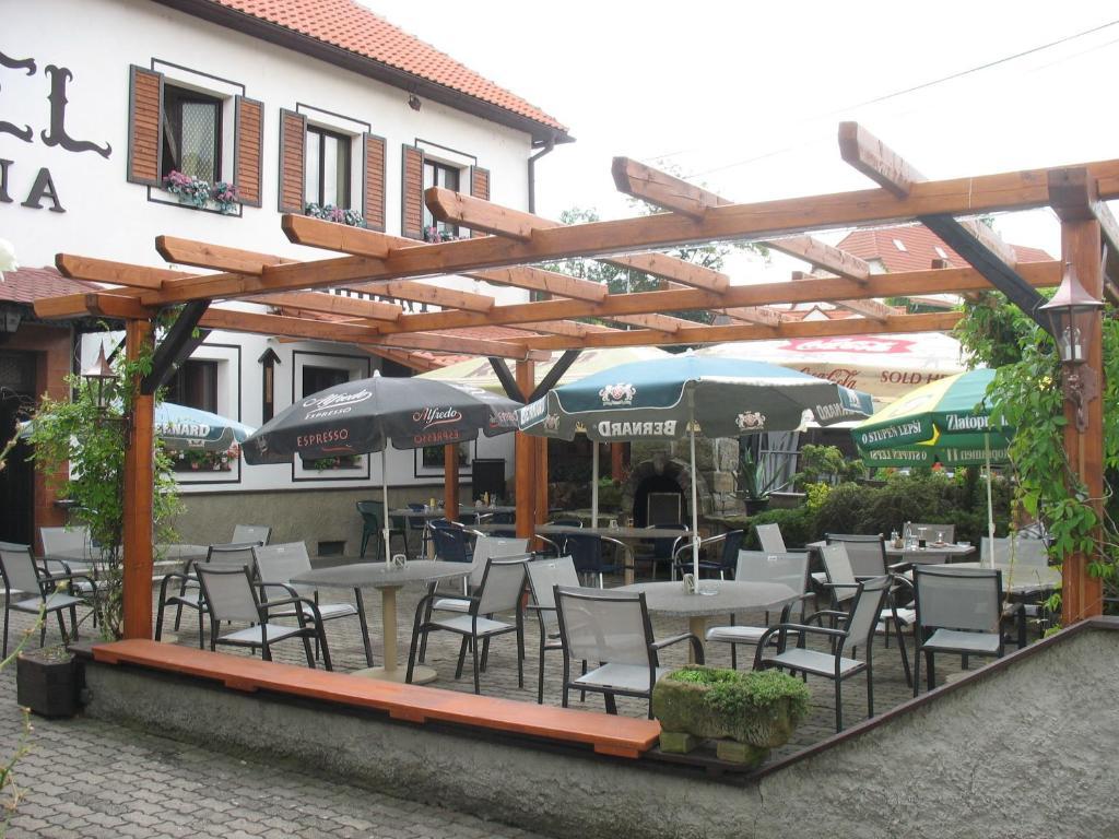 Hotel Kovarna 데친 외부 사진