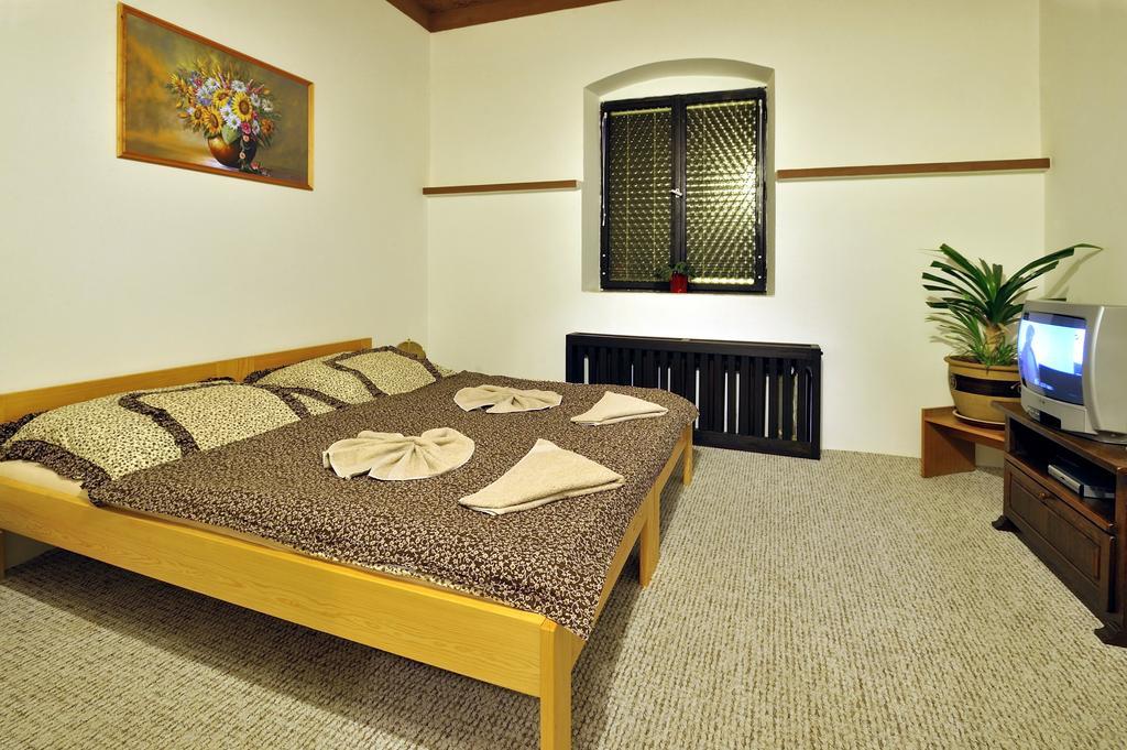 Hotel Kovarna 데친 객실 사진
