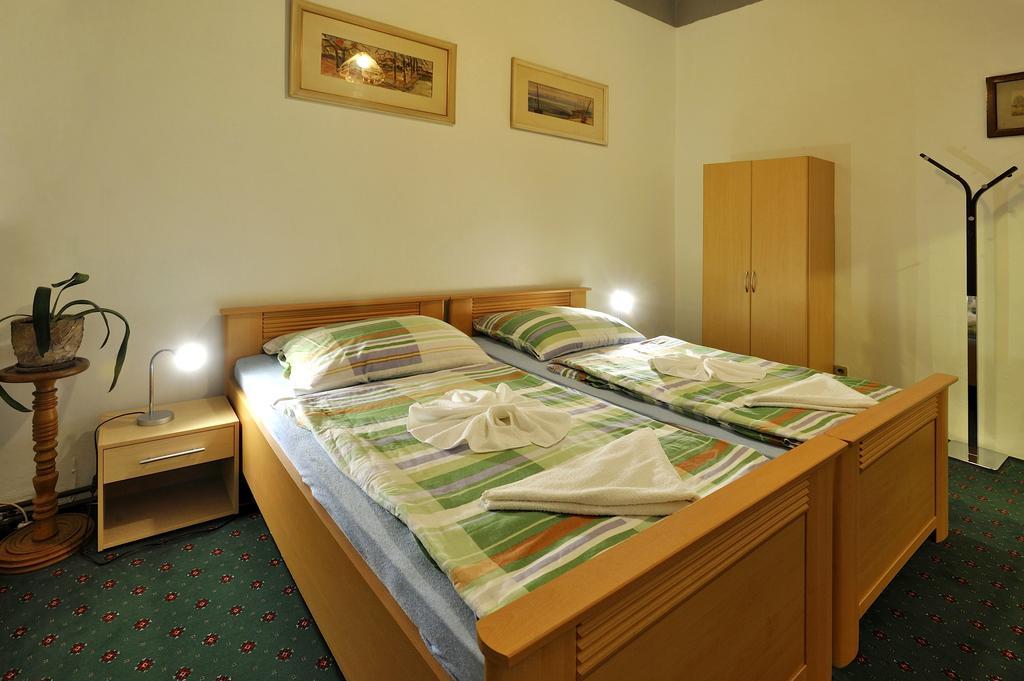 Hotel Kovarna 데친 객실 사진